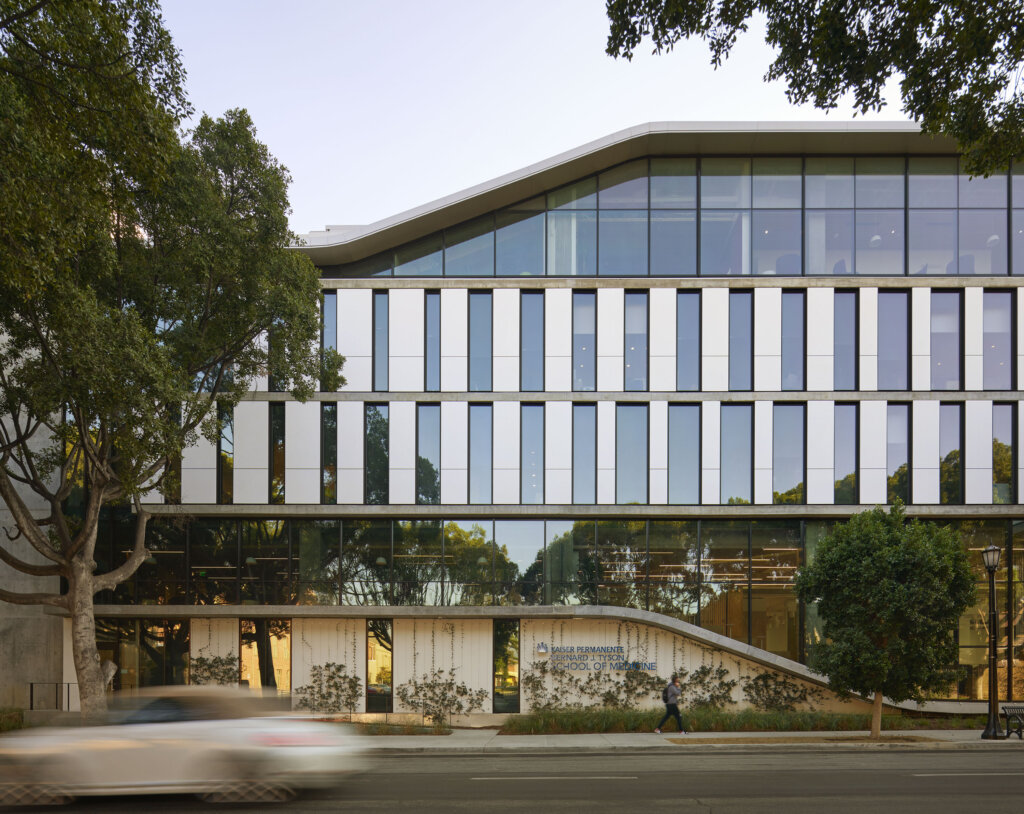 The Kaiser Permanente Bernard J. Tyson School of Medicine is a Los Angeles Business Council Award Winner